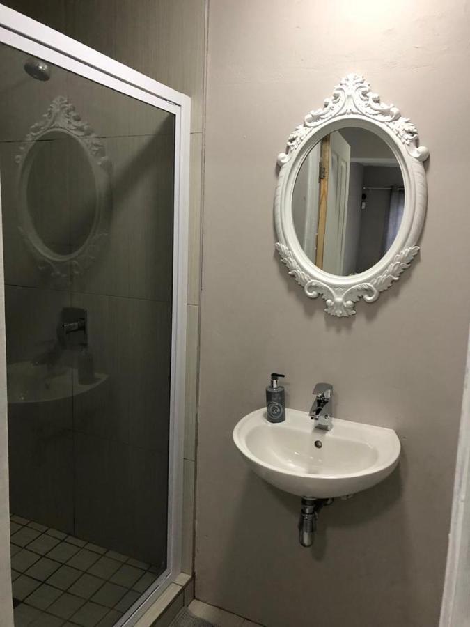Second Best Accommodation 东伦敦 外观 照片